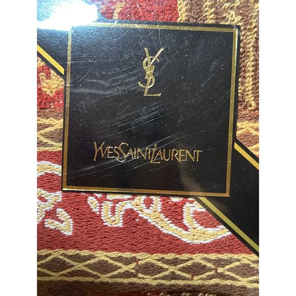 Yves St. Laurent Bath Sheet Towel XL 55 inches by 75 inches - Picture 5 of 6